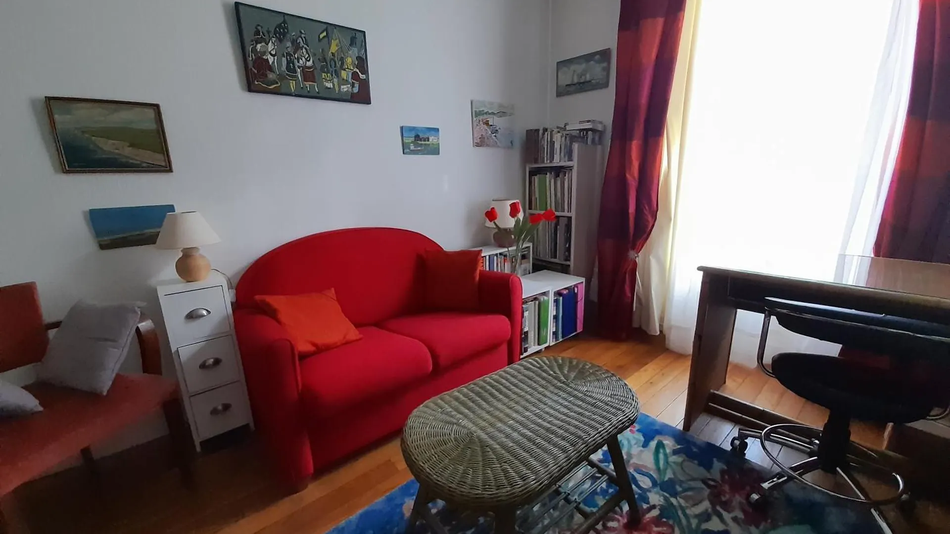 La Maison Rouge Apartment *